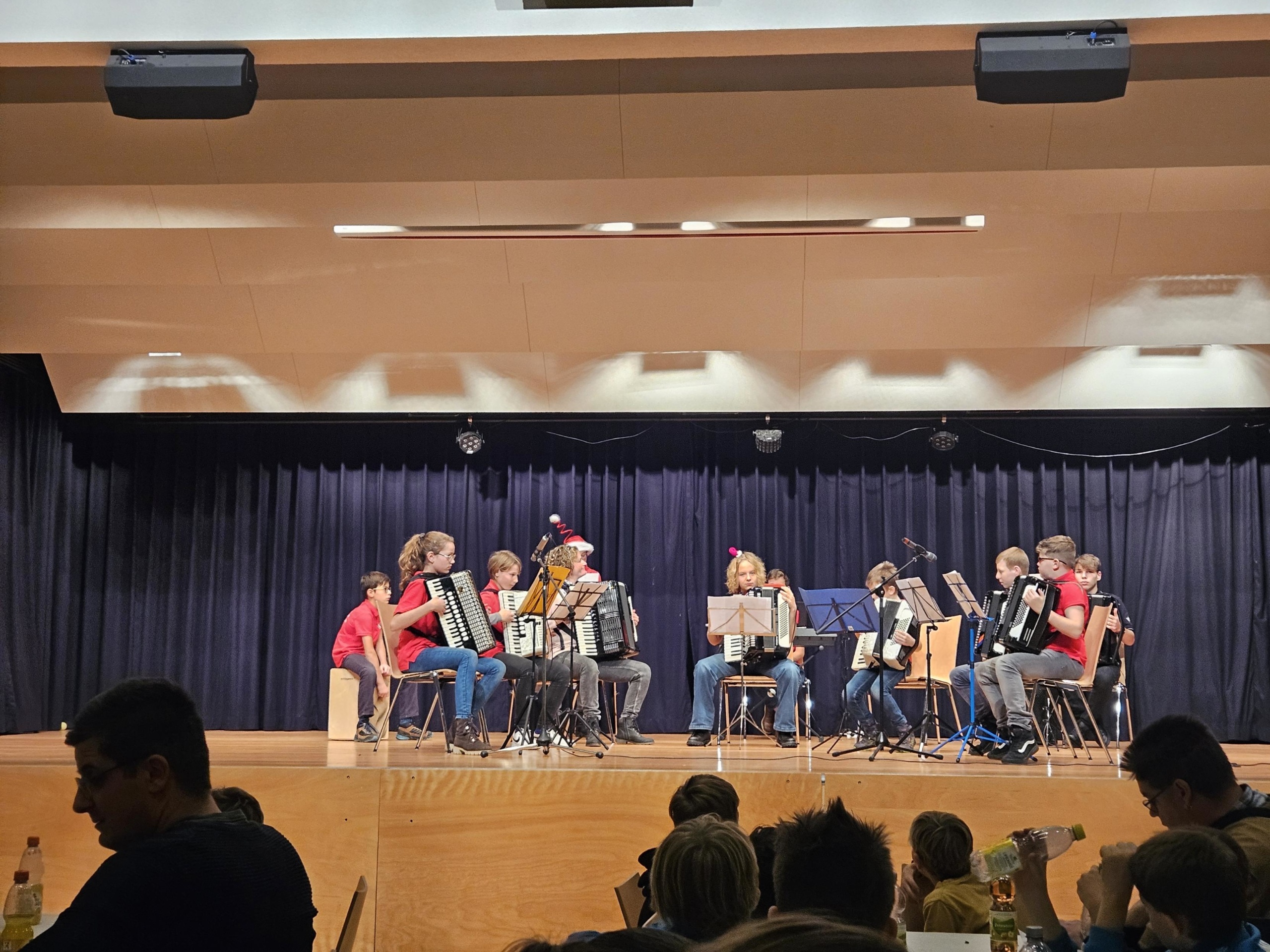 Mehr über den Artikel erfahren Jugendweihnachtsfeier 2023